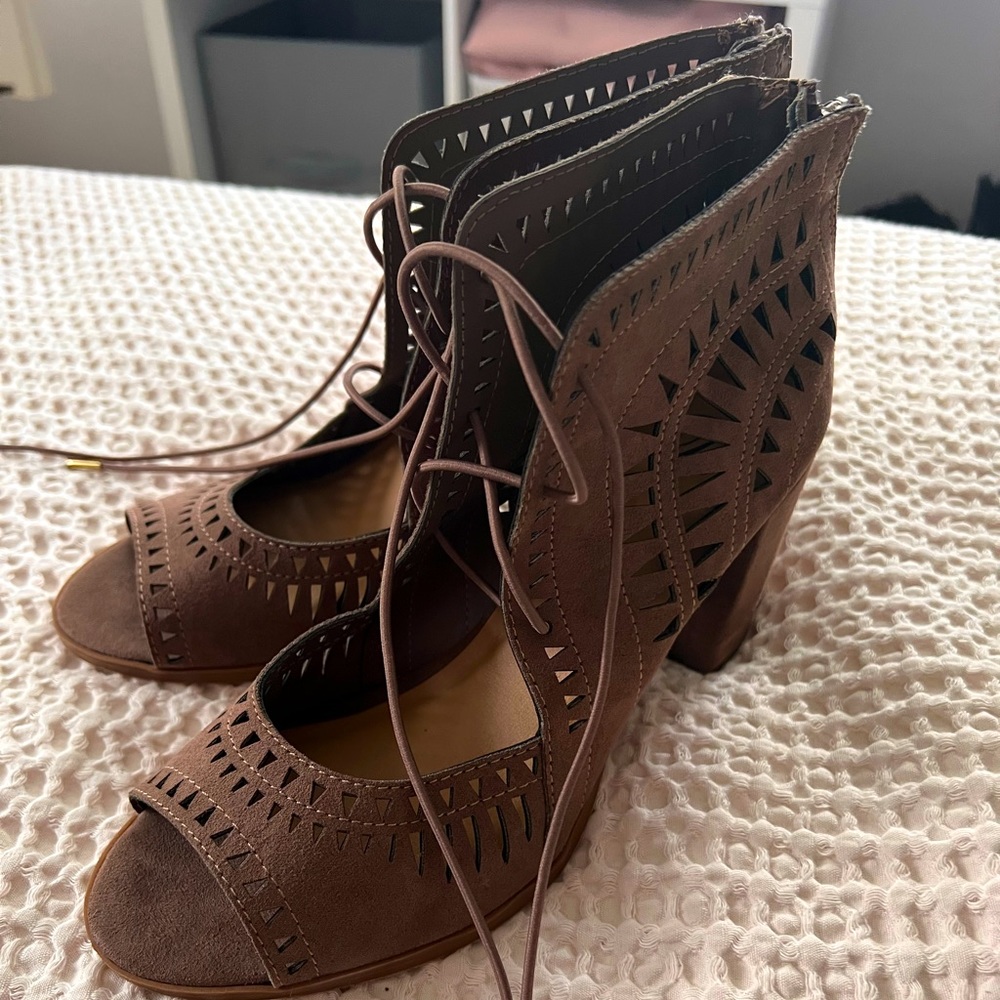Derek Heart heels